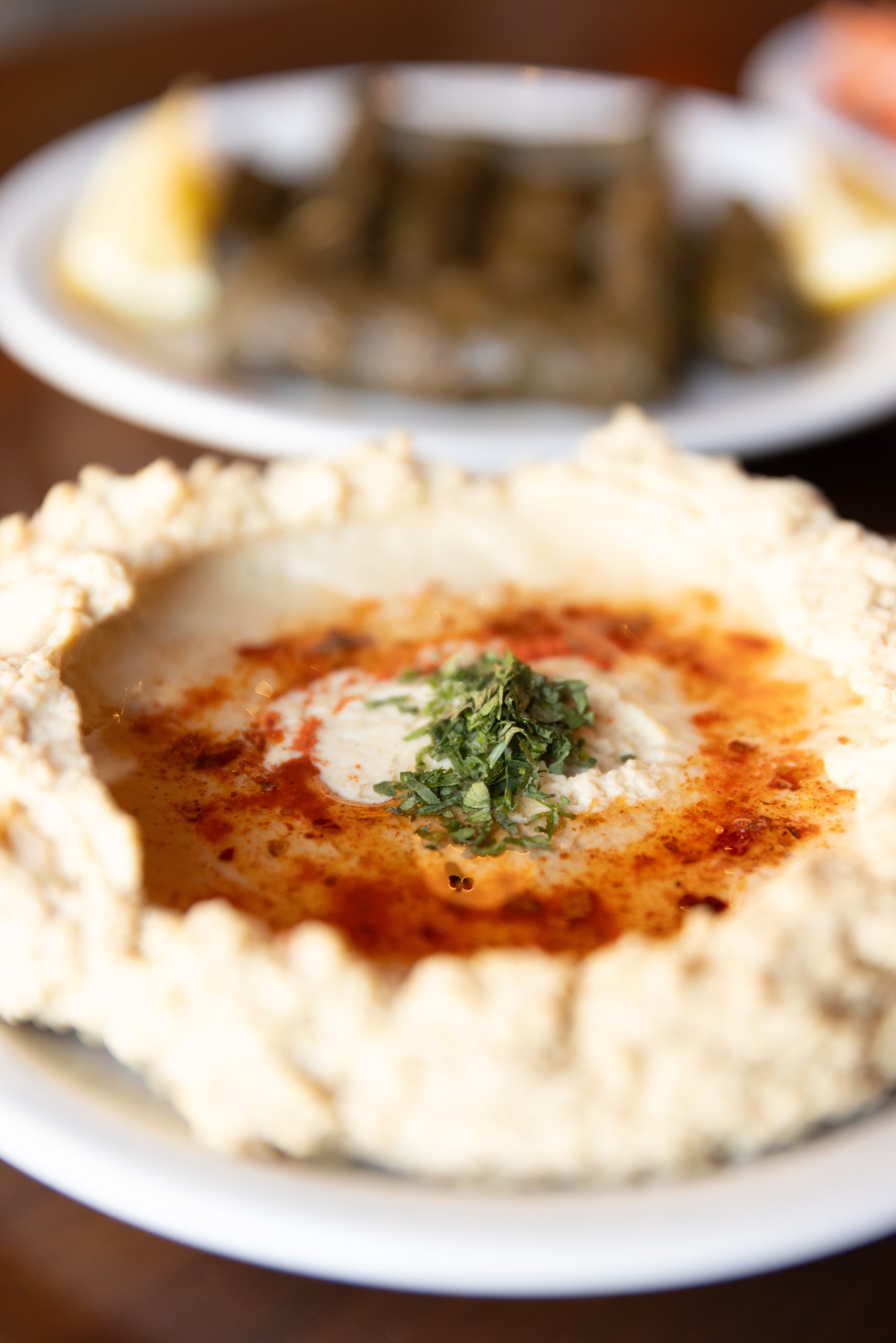 El hummus de la casa es cremoso y de un sabor único