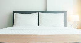 La importancia de organizar la cama al despertar, según una especialista
