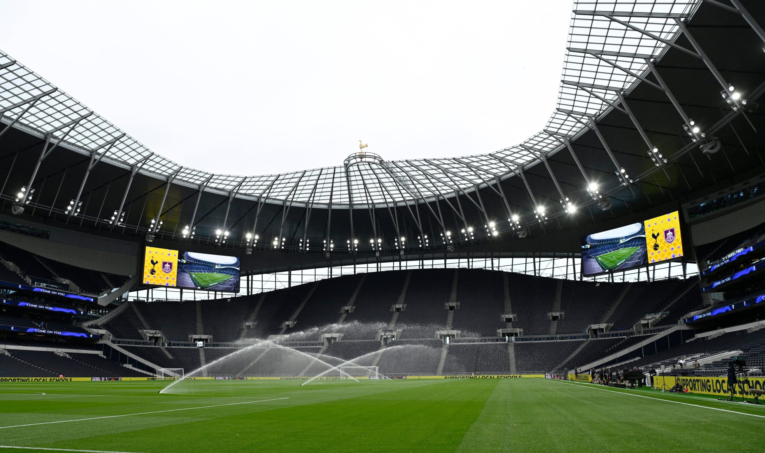 Tottenham vs Burnley por la fecha 1 de la Premier League del 2025.