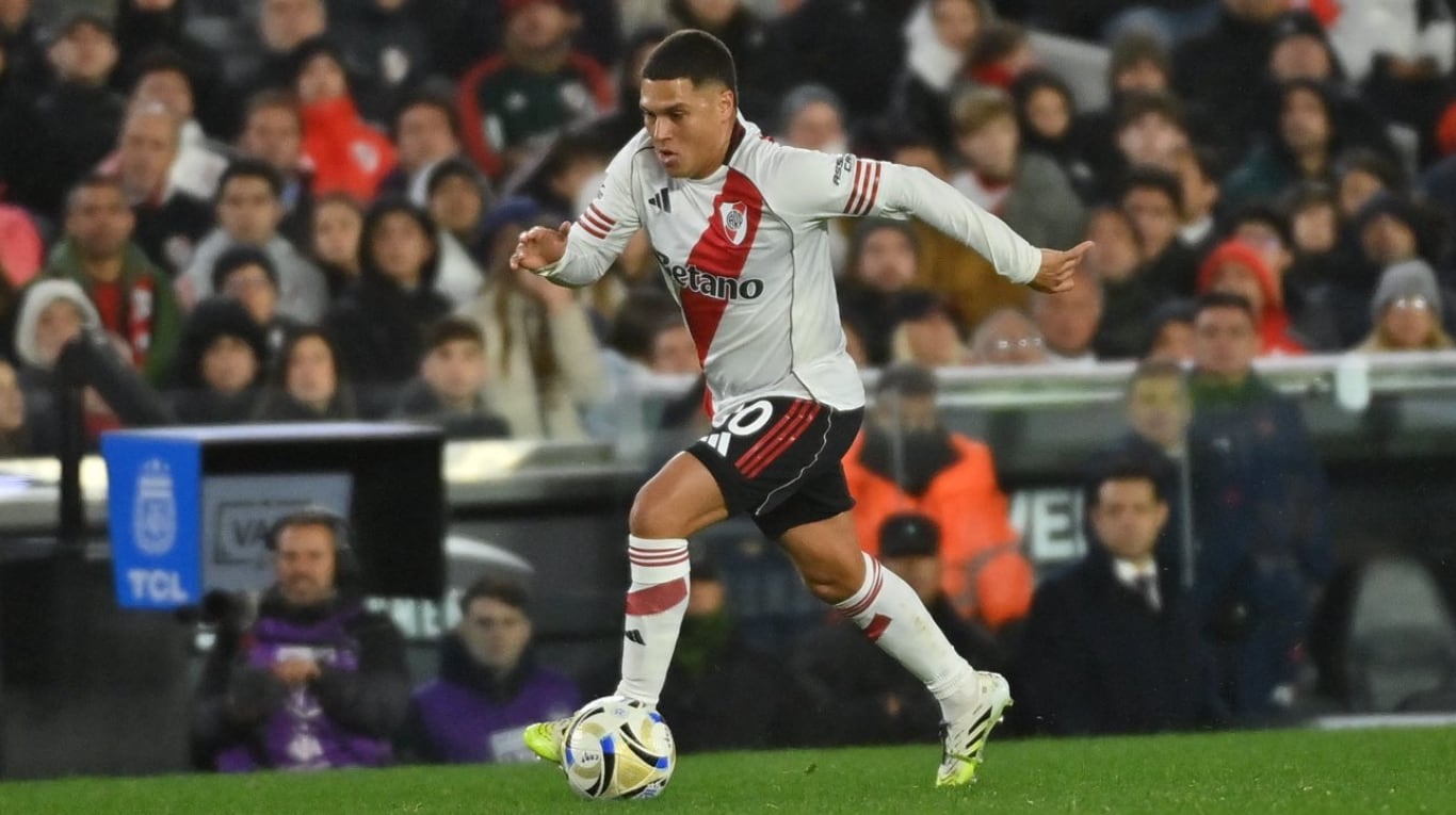 Juanfer Quintero aún no disputó partidos como titular desde su regreso a River. (Foto: X@RiverPlate).