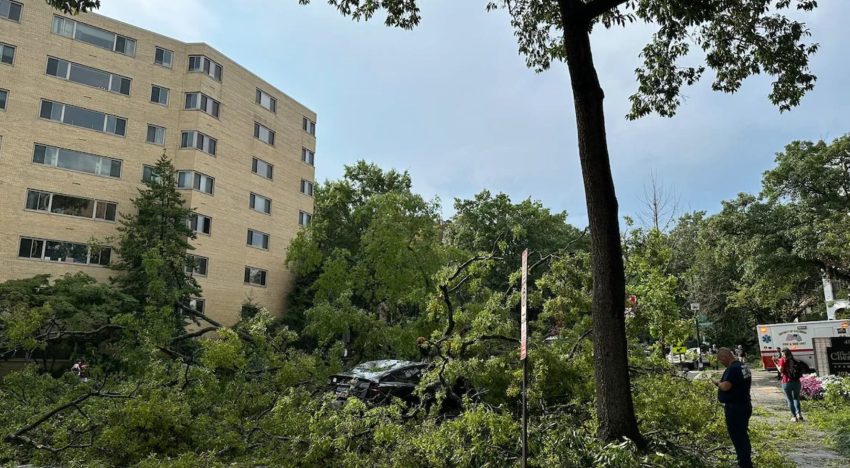 Un nene de 13 años jugaba con sus amigos en medio de una tormenta, cayó por una alcantarilla y murió