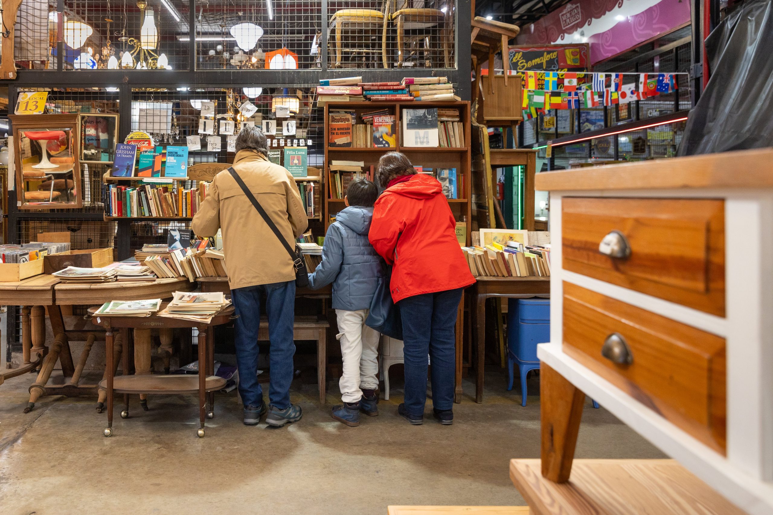 El Mercado de las Pulgas, un universo de objetos sobre las avenidas Dorrego y Alvarez Thomas 
