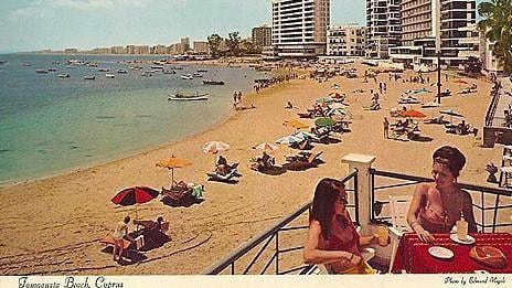 Las postales antiguas muestran cómo era este lugar antes de la división de Chipre (Fuente: BBC Mundo)