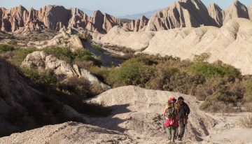 Los mejores trekkings entre cerros de colores, desiertos y selvas de altura