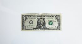 “Legal Tender Note”: así luce el billete de US$1, con un sello rojo, que en realidad vale más de US$26.000