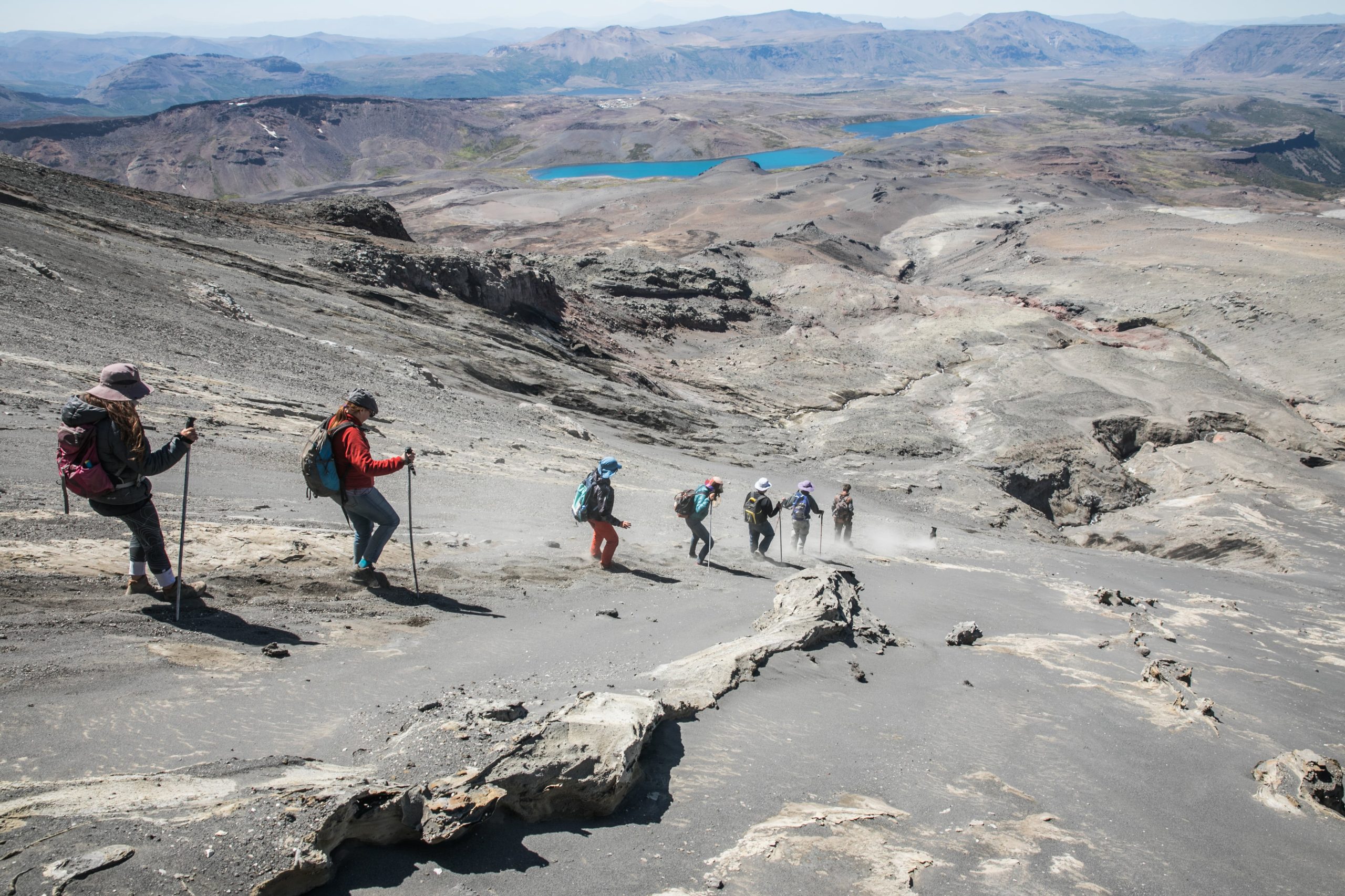 Descenso del volcán Copahue, en Neuquén