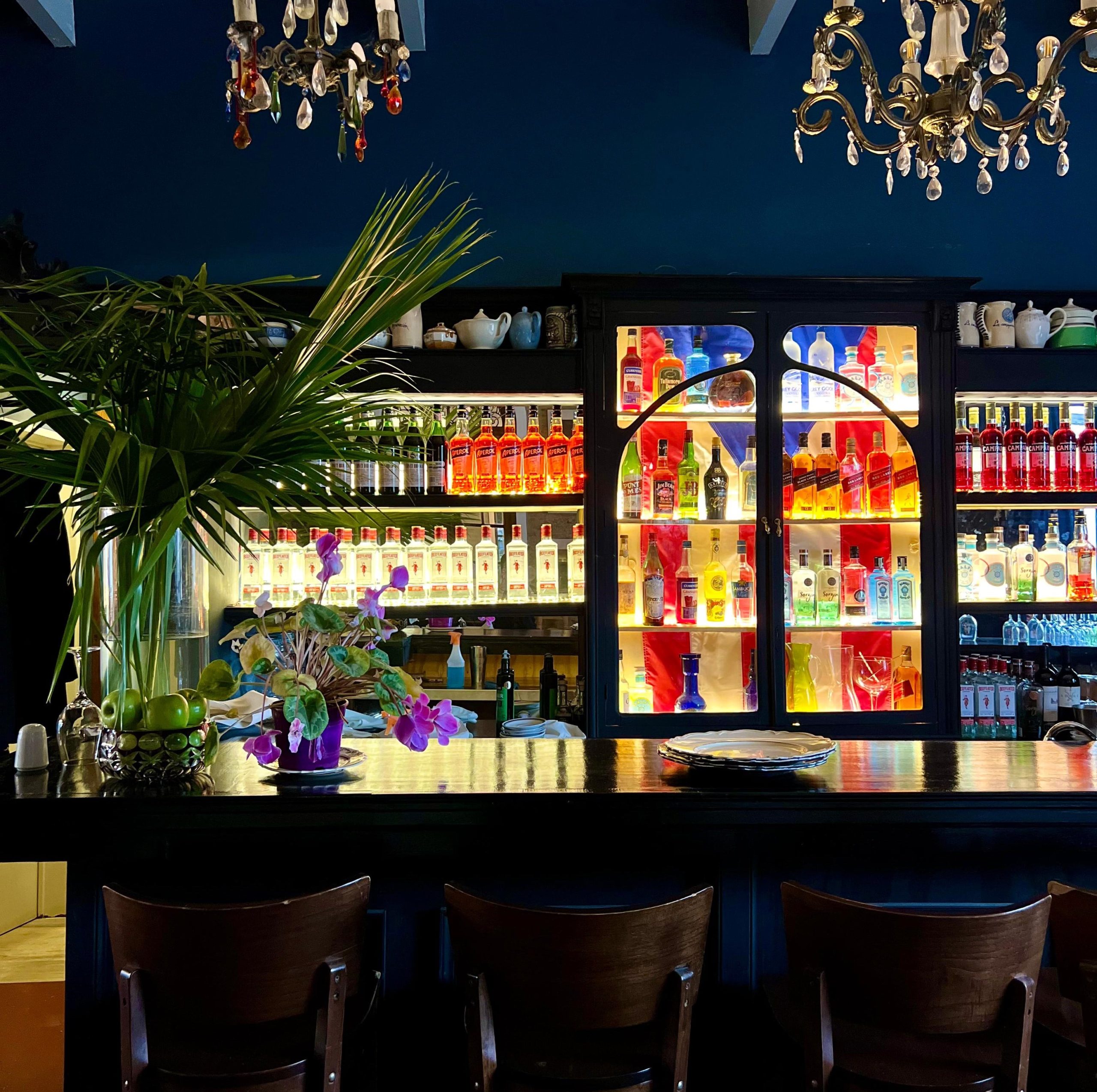 La barra, para tomar un trago y pasar un buen momento en otro de los espacios