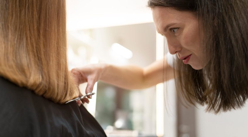 Decile hola a las ondas en el pelo: el corte que es tendencia entre las mujeres de entre 50 y 60 años