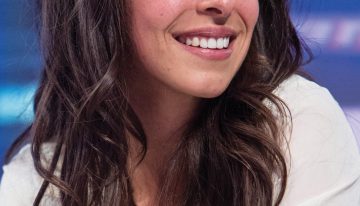 Tiene 39 años. Nieta de un entrañable actor, triunfa en el cine y la televisión y lleva una vida marcada por la ecología