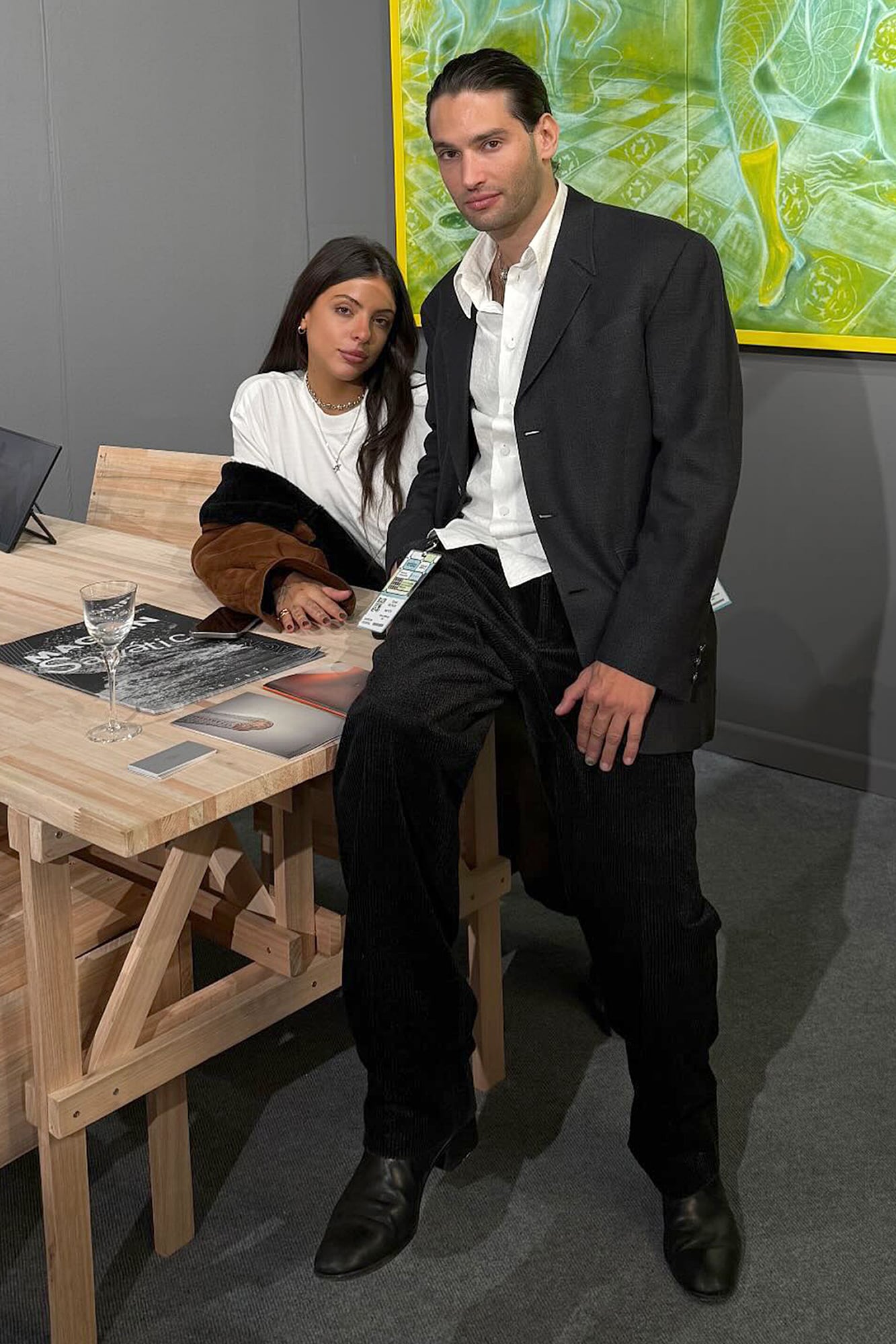 Los hermanos posaron en el espacio de Tomás Redrado Art, en arteba, la galería que él fundó y en la que hoy son socios