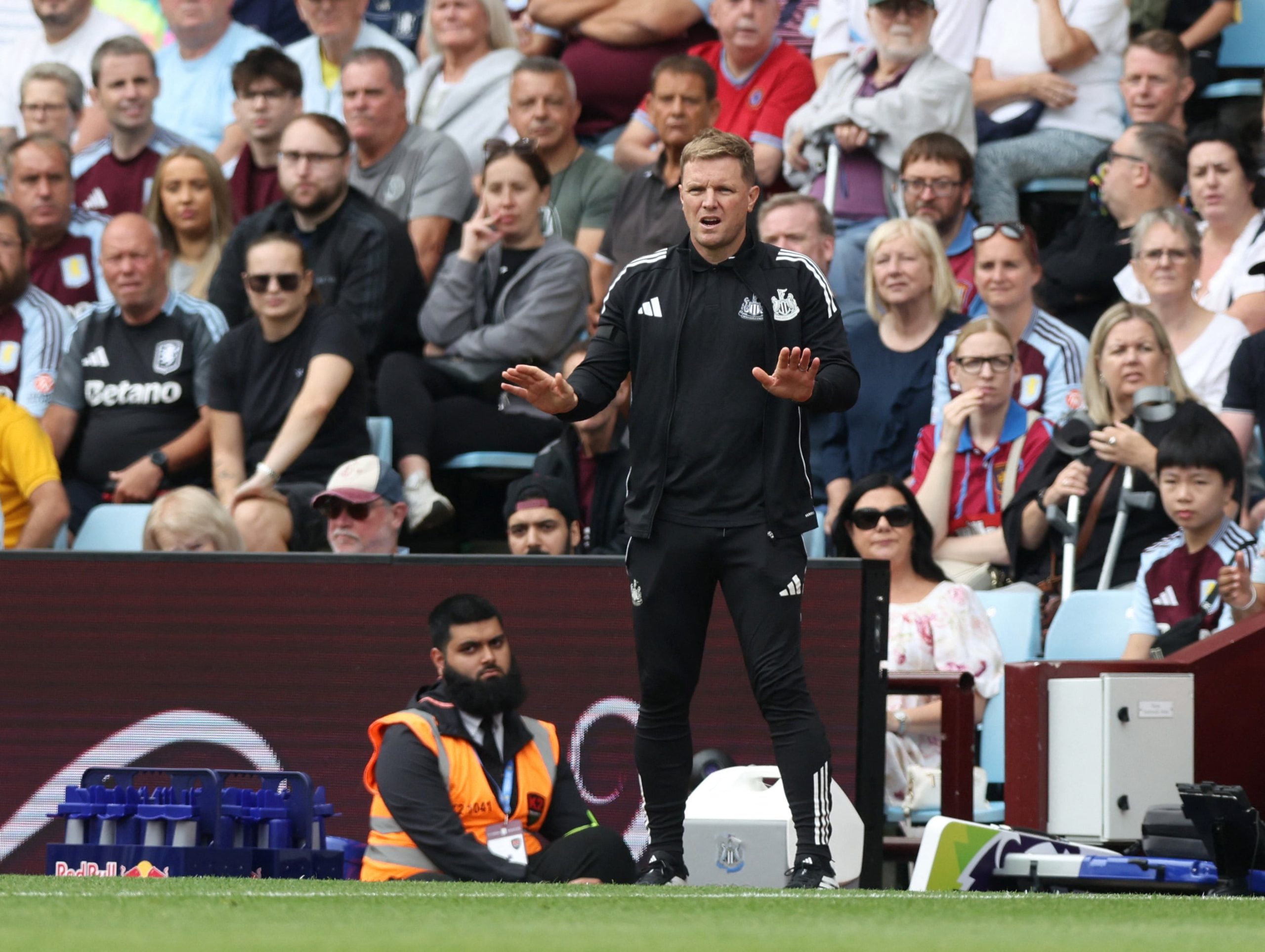 Aston Villa vs Newcastle por la fecha 1 de la Premier League del 2025.