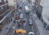 Avellaneda: un pozo de cuatro metros en una avenida genera preocupación entre los vecinos
