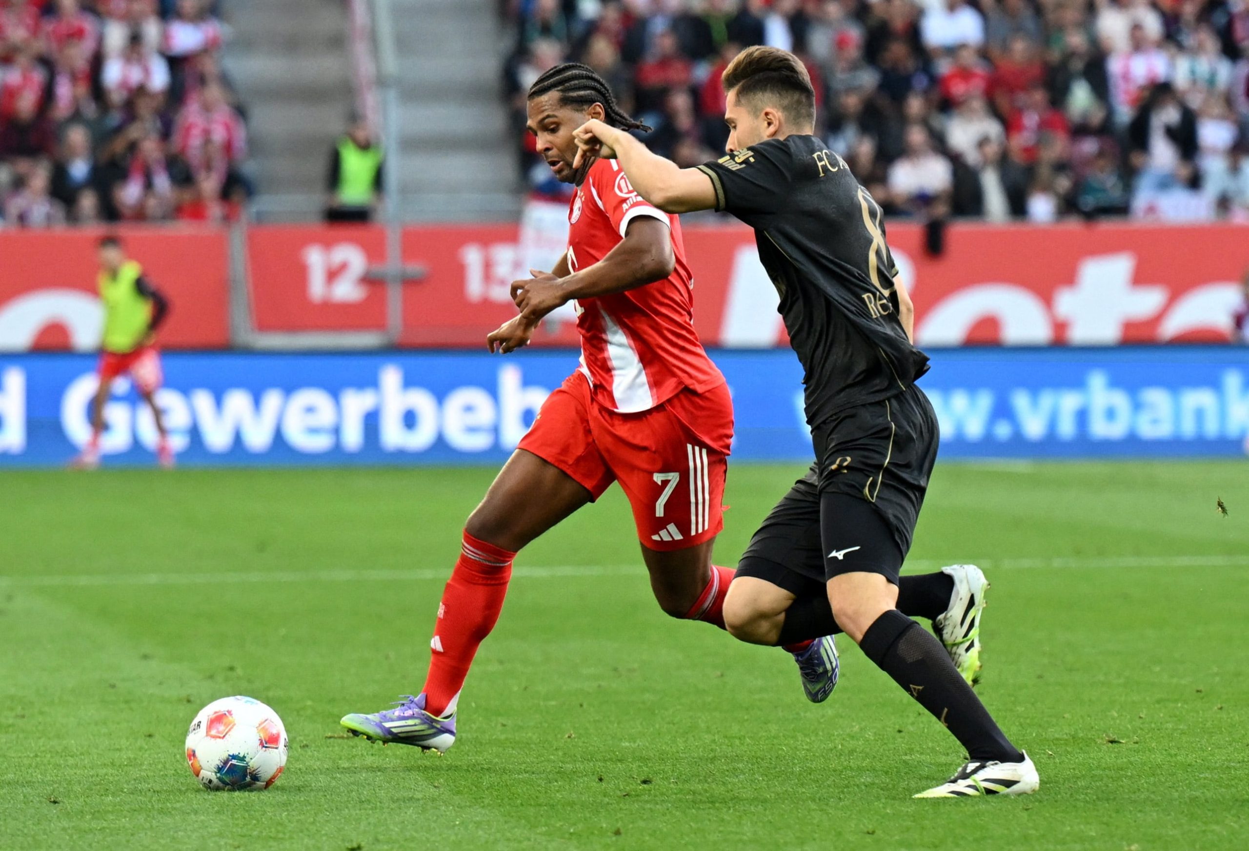 Augsburg vs Bayern Munich por la fecha 2 de la Bundesliga de Alemania del 2025.