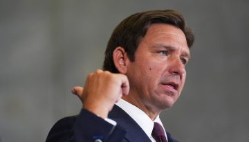 Emigró de Venezuela a Florida y una nueva ley de Ron DeSantis frenó su sueño americano
