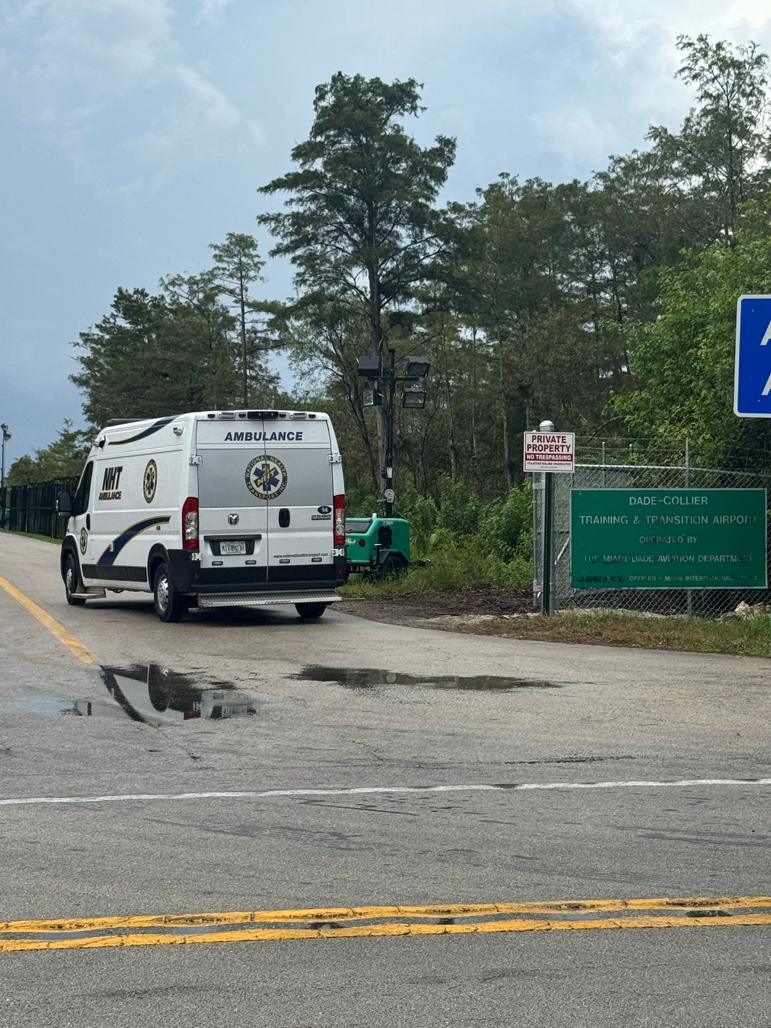 En los últimos días, se observaron un ingreso recurrente de ambulancias en el centro de detención de Florida