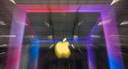 Apple está relegada en la carrera de la IA y su CEO admite que romperían el chanchito para recuperar terreno