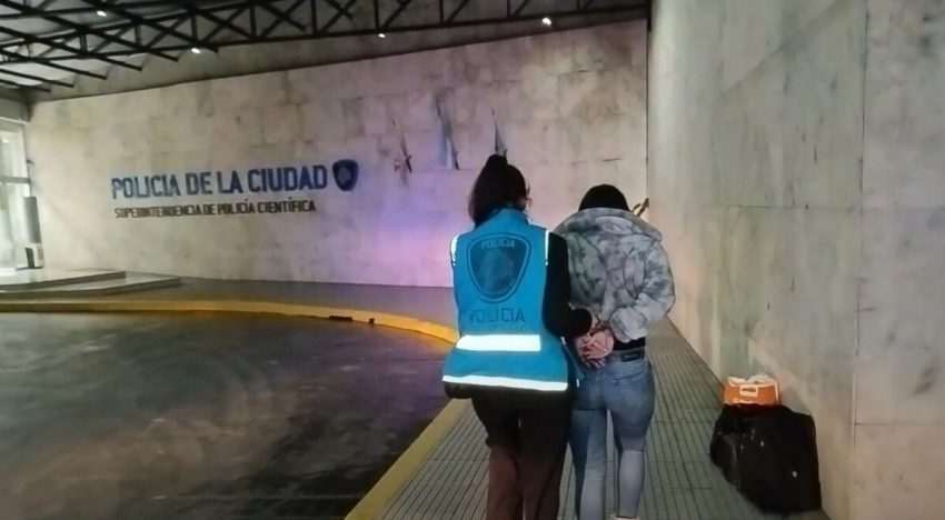 Cayó Heidi, acusada de haber drogado a ocho hombres para robarles: la atraparon cuando se fugaba a Bolivia