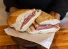 Parador rutero: replica el sándwich de jamón crudo y queso de un ACA bonaerense y sigue siendo un éxito