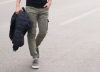 ‘Volveré a pedir otros’: así son los pantalones cargo para hombre más vendidos en Amazon