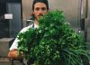 Tuvo la idea en Australia, cocinó en su casa por dos años, dio el gran salto y usa un horno de barro: “Todo ahí sale mejor”