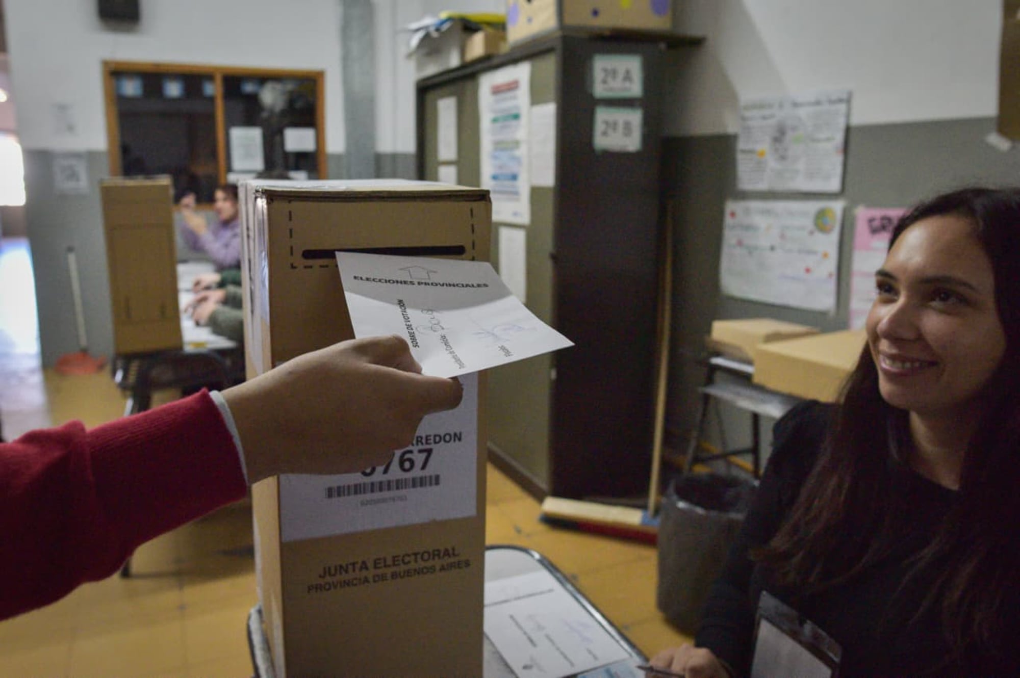 Votación en la Esc. Municipal EP N° 8 y ESMET N ° 1 de Mar del Plata.