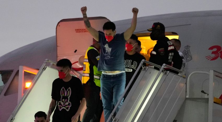 Trump amenaza a Venezuela con consecuencias “incalculables” si no acepta el retorno de migrantes