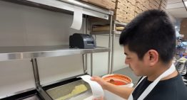 Es mexicano, creó una pizzería exitosa en EE.UU. con un consejo de un amigo y ahora paga hasta US$20 por hora