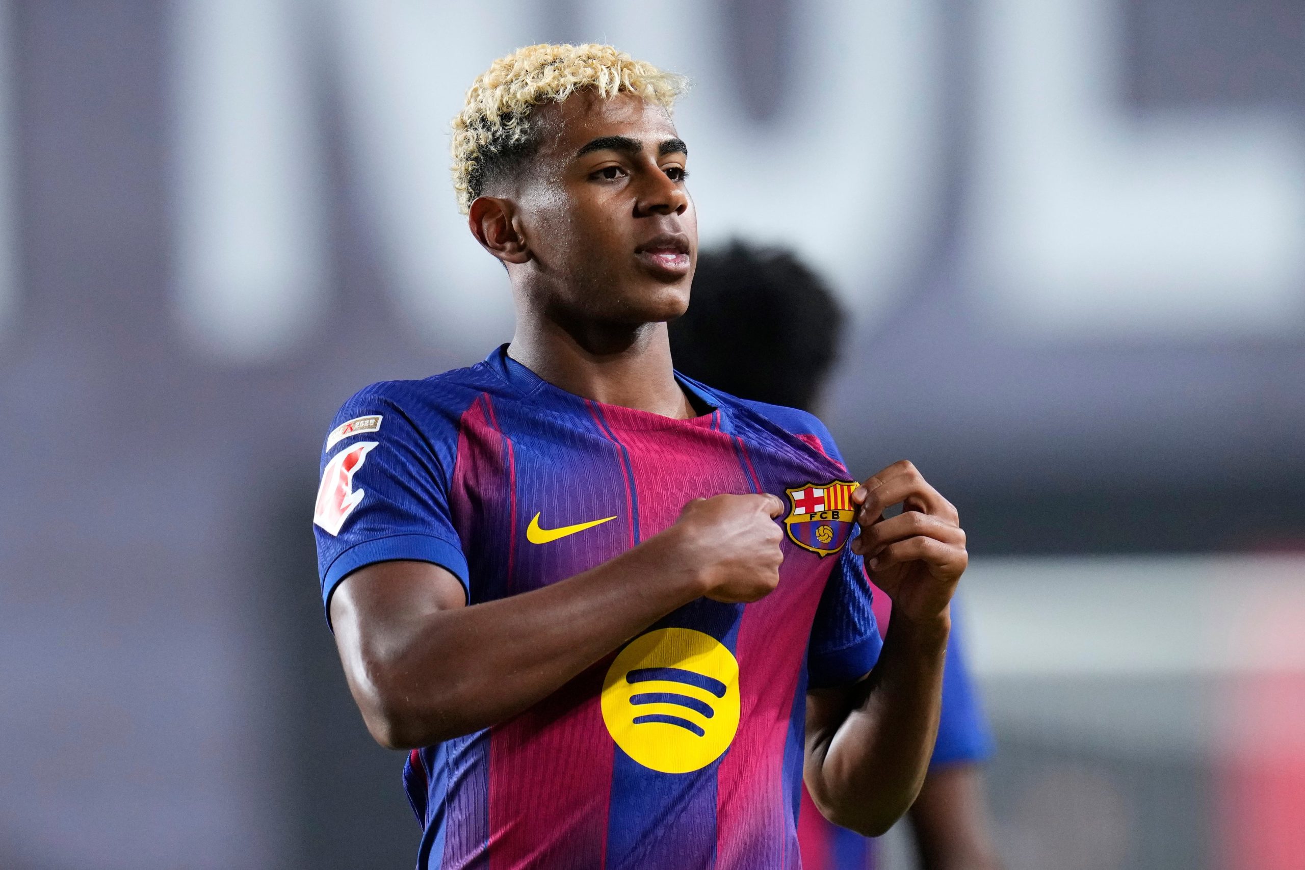El español Lamine Yamal, de Barcelona, máximo candidato a ganar el Balón de oro