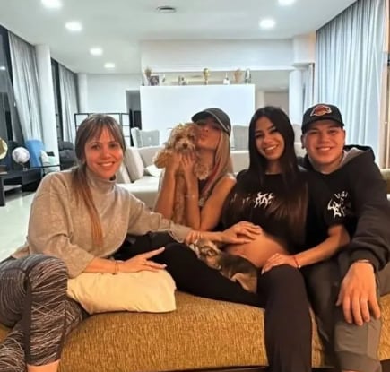 Romina mantiene un vínculo muy cercano con Thiago y su expareja, Daniela Celis