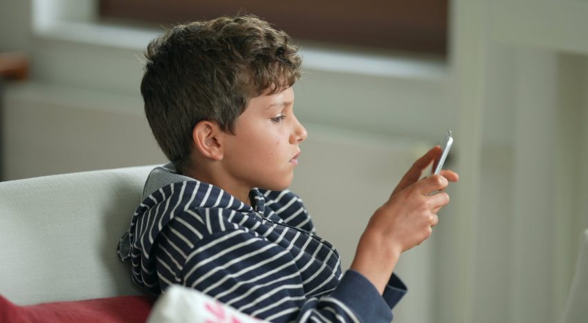 Atrapados en las redes: un nuevo evento organizado por Fundación LA NACION para aprender a acompañar a los chicos en el uso seguro de las pantallas