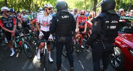 Última etapa de la Vuelta a España en directo | La organización anula la etapa después de que los manifestantes propalestinos bloquearan al pelotón en Madrid