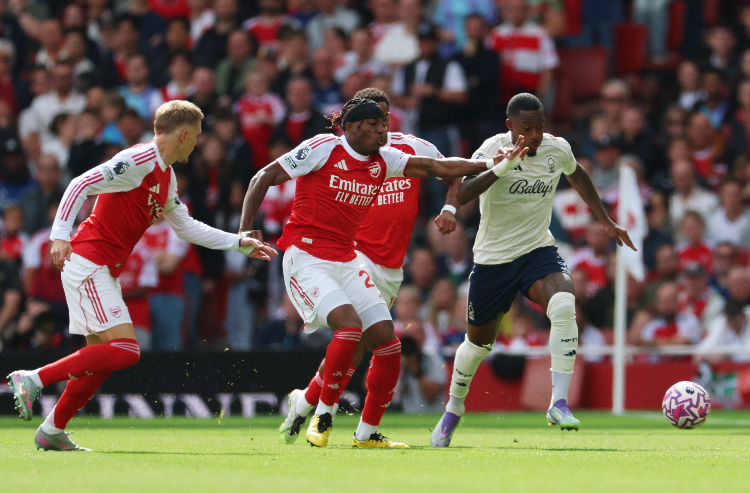 Arsenal vs Nottingham por la fecha 4 de la Premier League del 2025.