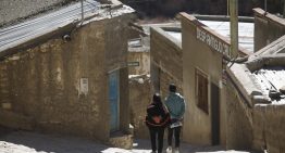 En las nubes: el tranquilo pueblo suspendido en el tiempo que seduce con sus colores vibrantes y su cultura