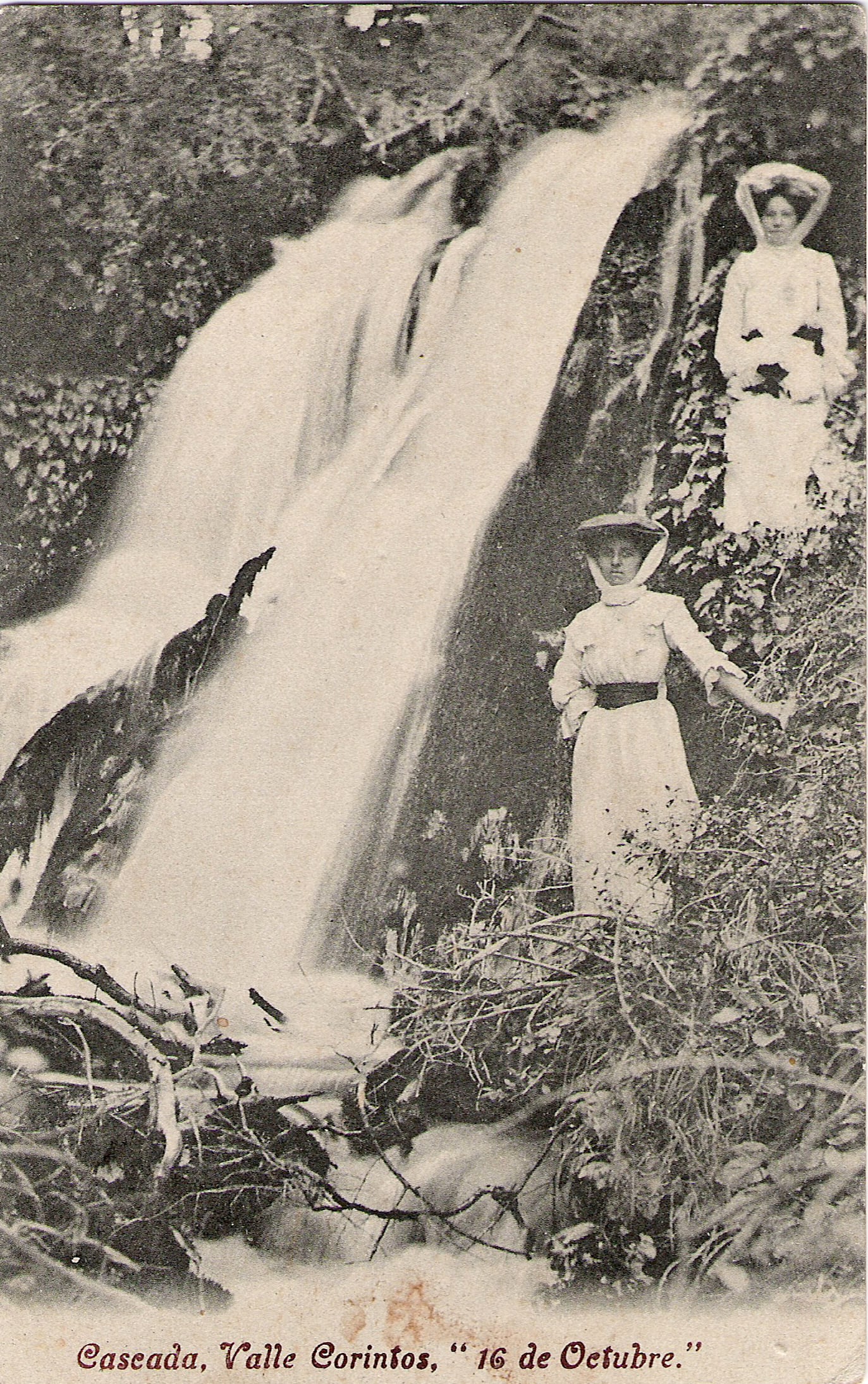 Cascada Valle Corintos en Colonia 16 de octubre