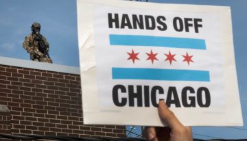 J.B. Pritzker recordó su pasado migrante y pidió honrar la historia de Estados Unidos: “No teníamos nada”