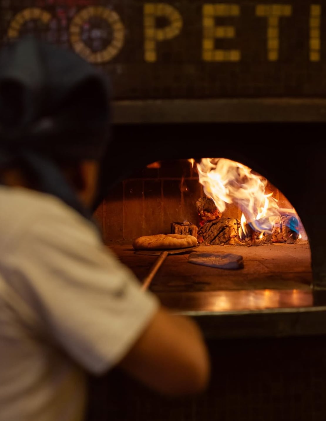 Además de grandes pizzas napoletanas, Copetín ofrece jueves de música en vivo