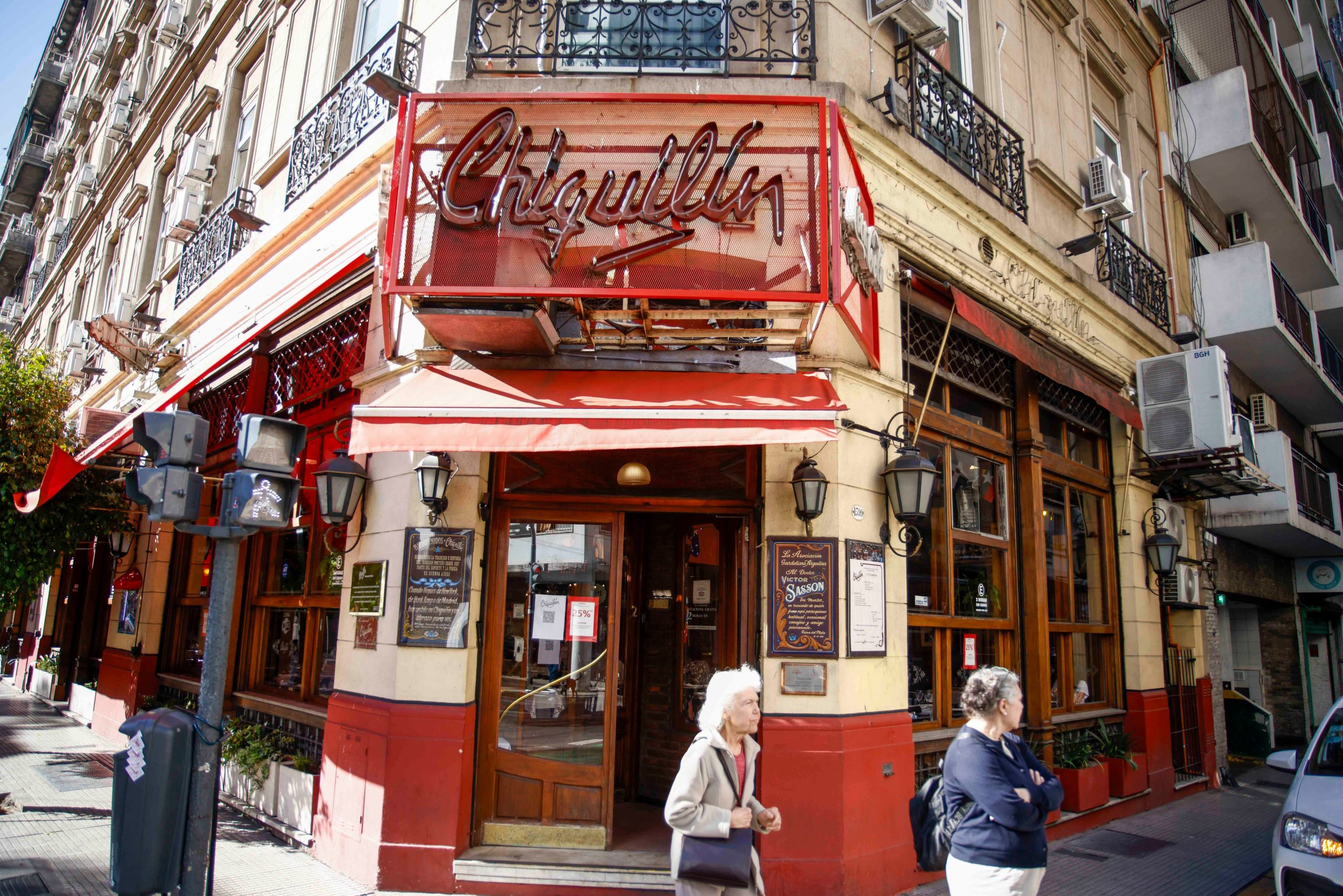 Resto Chiquilín. Carlos Ganduglia es su dueño.


