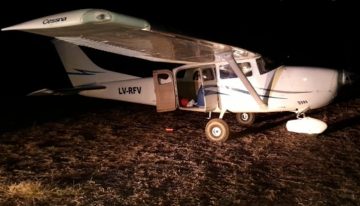 Cinco años de cárcel para dos contrabandistas que abandonaron un avión en un campo