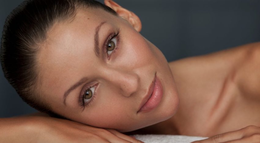Así es el autobronceador facial con ácido hialurónico que promete una piel natural