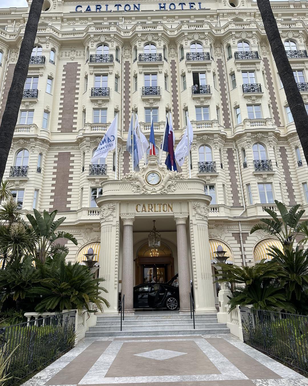 El tradicional y lujoso hotel Carlton en el paseo de La Croisette