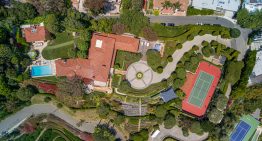 La historia detrás de la mansión de Beverly Hills en la que vivió Ricky Martin