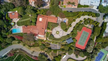 La historia detrás de la mansión de Beverly Hills en la que vivió Ricky Martin