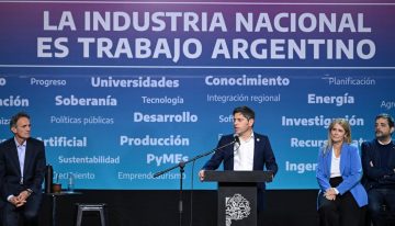 Sin un gran acto de cierre: Kicillof apuesta a pequeños encuentros por sección en la recta final de la campaña