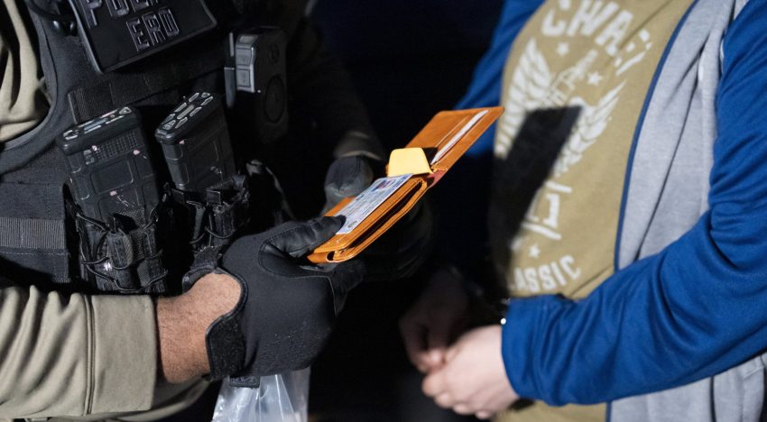 ¿Se puede presentar la Real ID si hay una detención del ICE?: la respuesta de un abogado de inmigración en EE.UU.