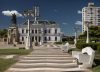 Escapada: la ciudad bonaerense que sorprende por la obra de un genial arquitecto