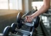 Neurocirujano colombiano pide que la gente deje de hacer peso muerto, ejercicio para los glúteos de moda en los gimnasios