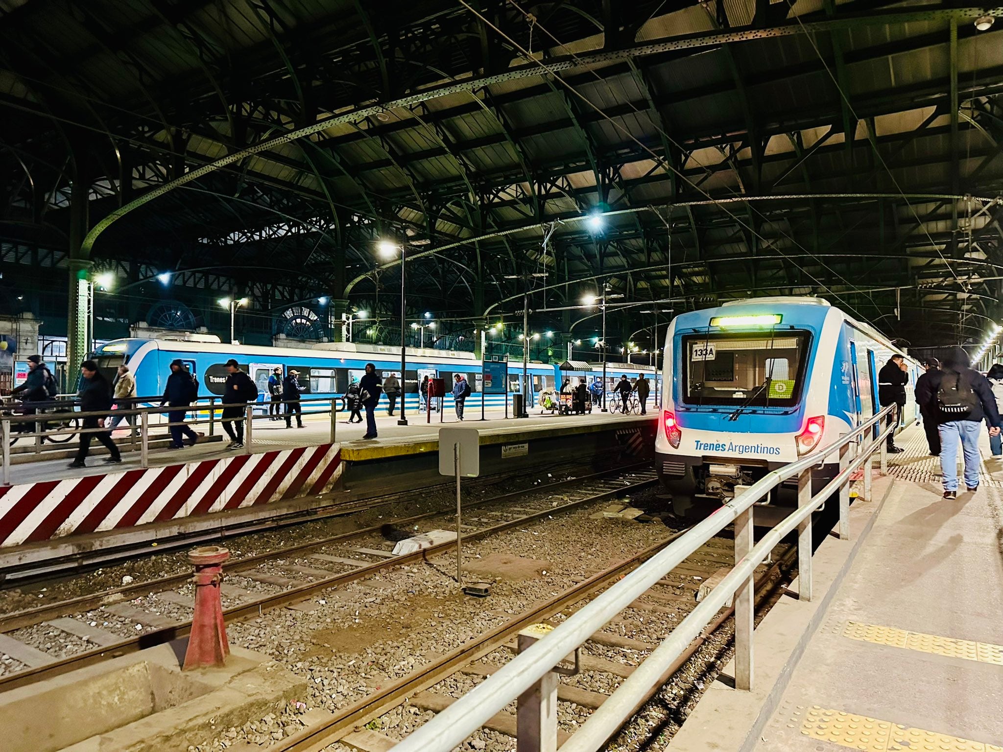 Trenes argentinos fotografiados por @taisetsukuzure