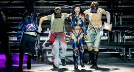 Katy Perry selló su visita a Buenos Aires: fue a cenar a una reconocida parrilla y repartió empanadas a sus fans