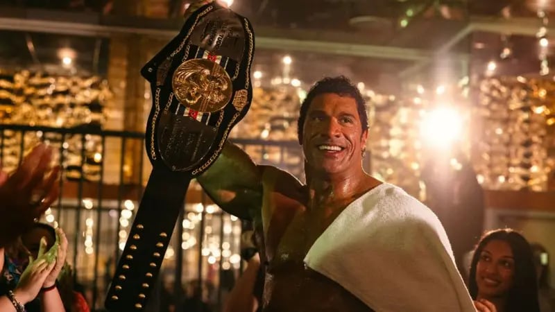 Tras años como estrella de éxitos de taquilla, Dwayne Johnson da un giro hacia un papel más dramático en The Smashing Machine