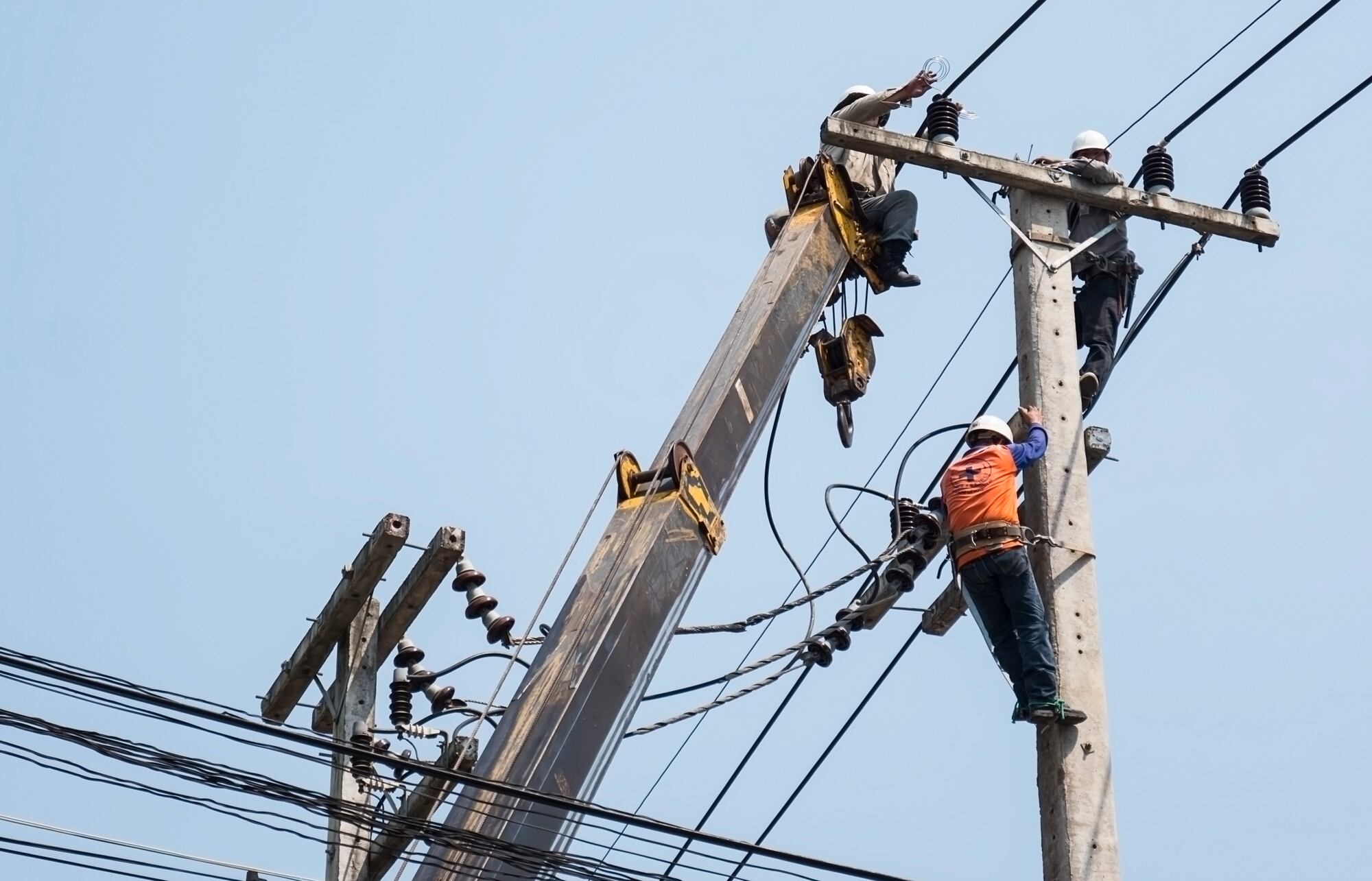 CenterPoint Energy es responsable de la transmisión y distribución de electricidad, así como del suministro de gas natural, en Houston y otras ciudades del área metropolitana